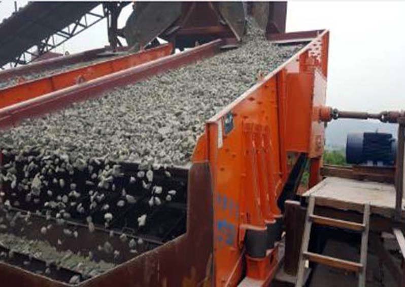 砂石篩分振動(dòng)篩使用現(xiàn)場