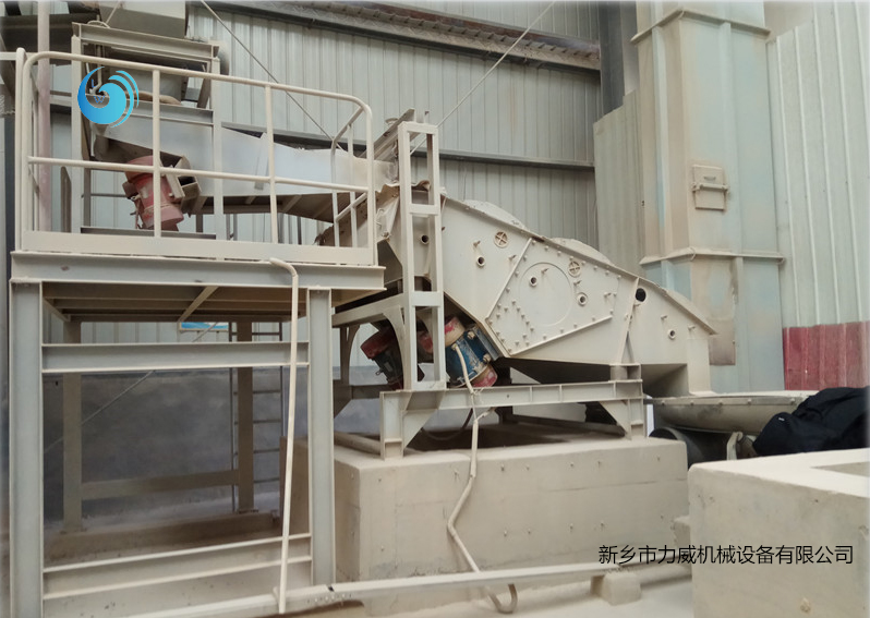 3毫米機(jī)制砂分級(jí)直線篩使用現(xiàn)場(chǎng)