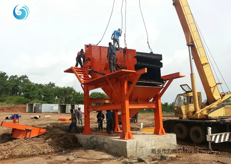 泥石分離振動篩安裝現場