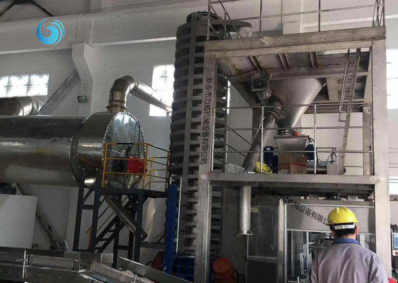 不銹鋼振動垂直提升機使用現場