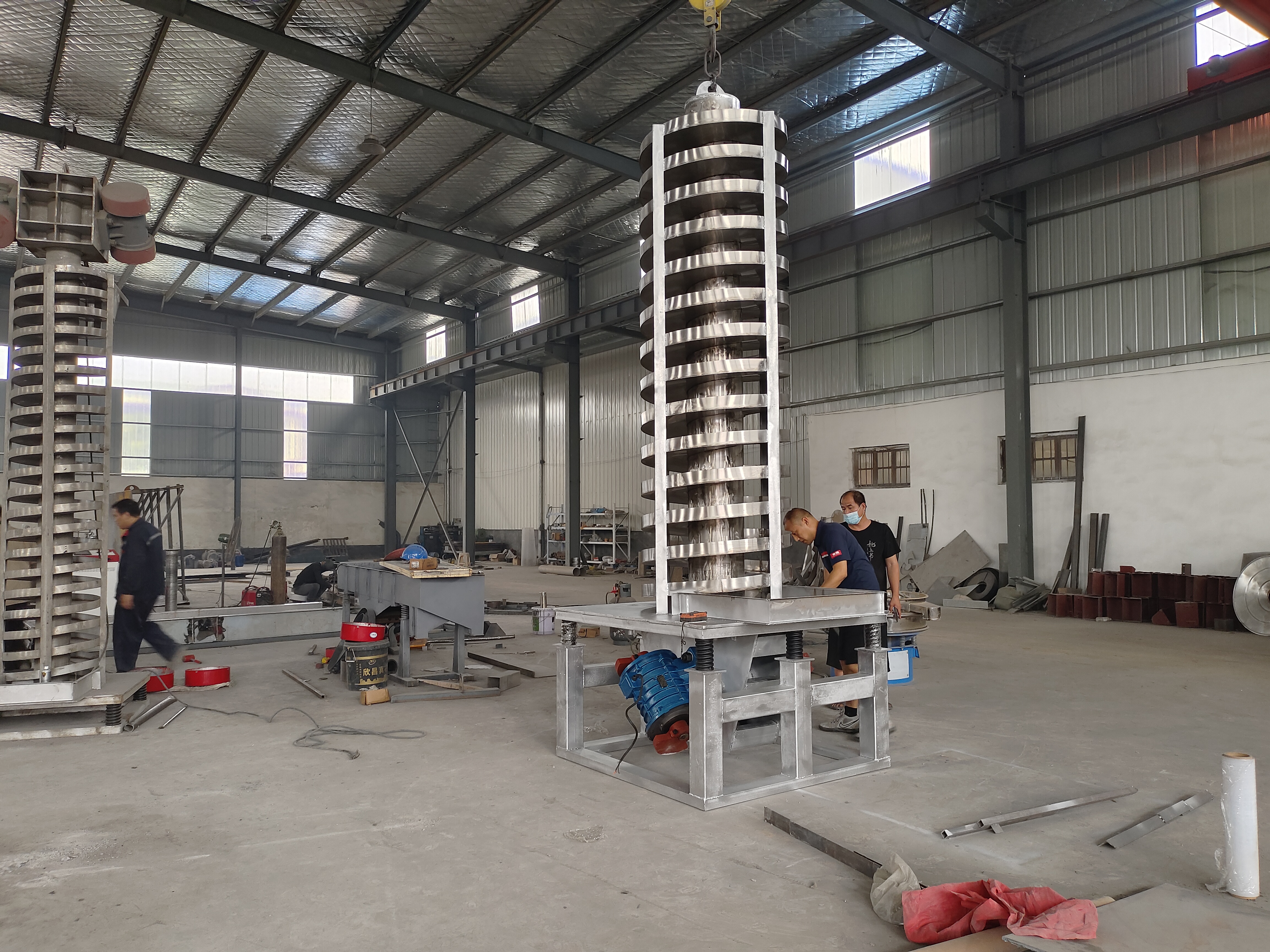 魚粉冷卻垂直提升振動提升機螺旋提升機