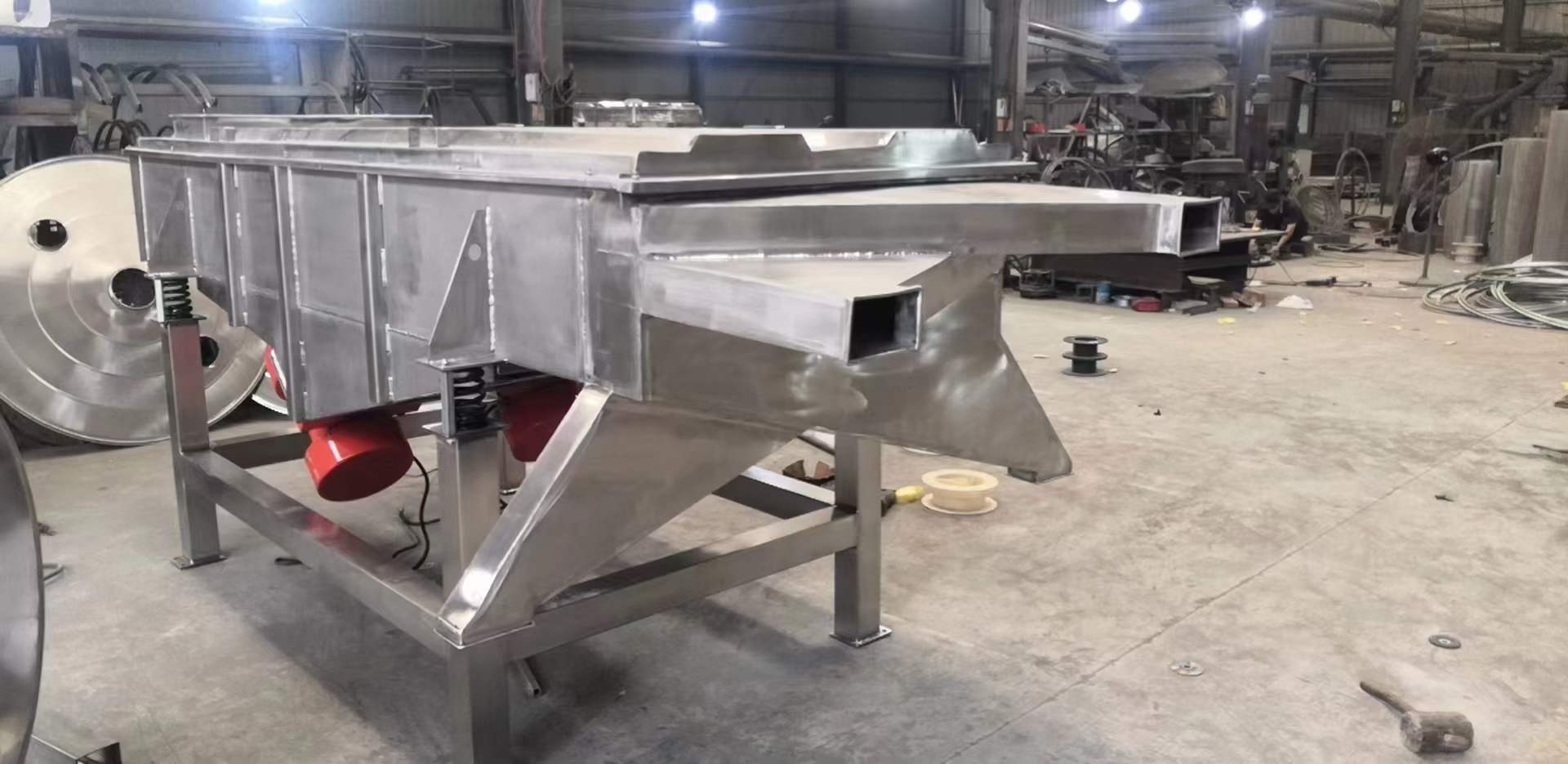 麩皮粗細顆粒分級直線振動篩層數？